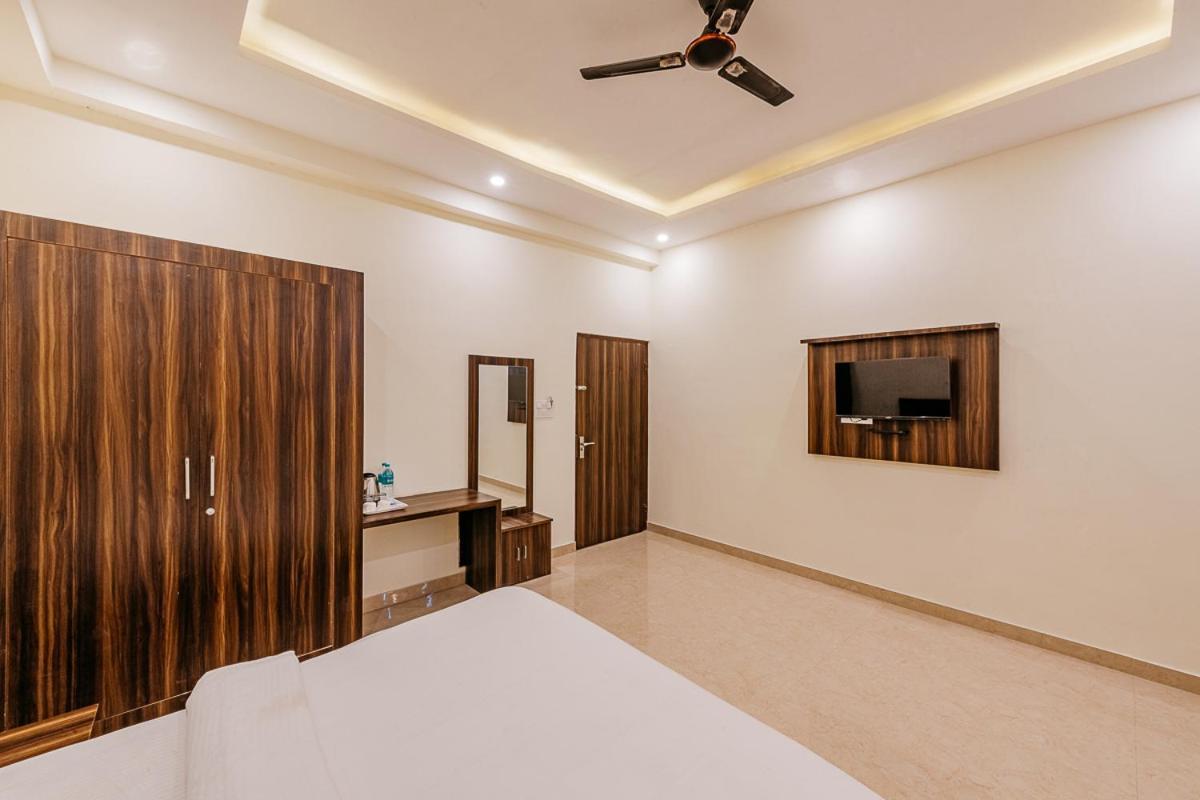Aditya Palace بوشكار المظهر الخارجي الصورة
