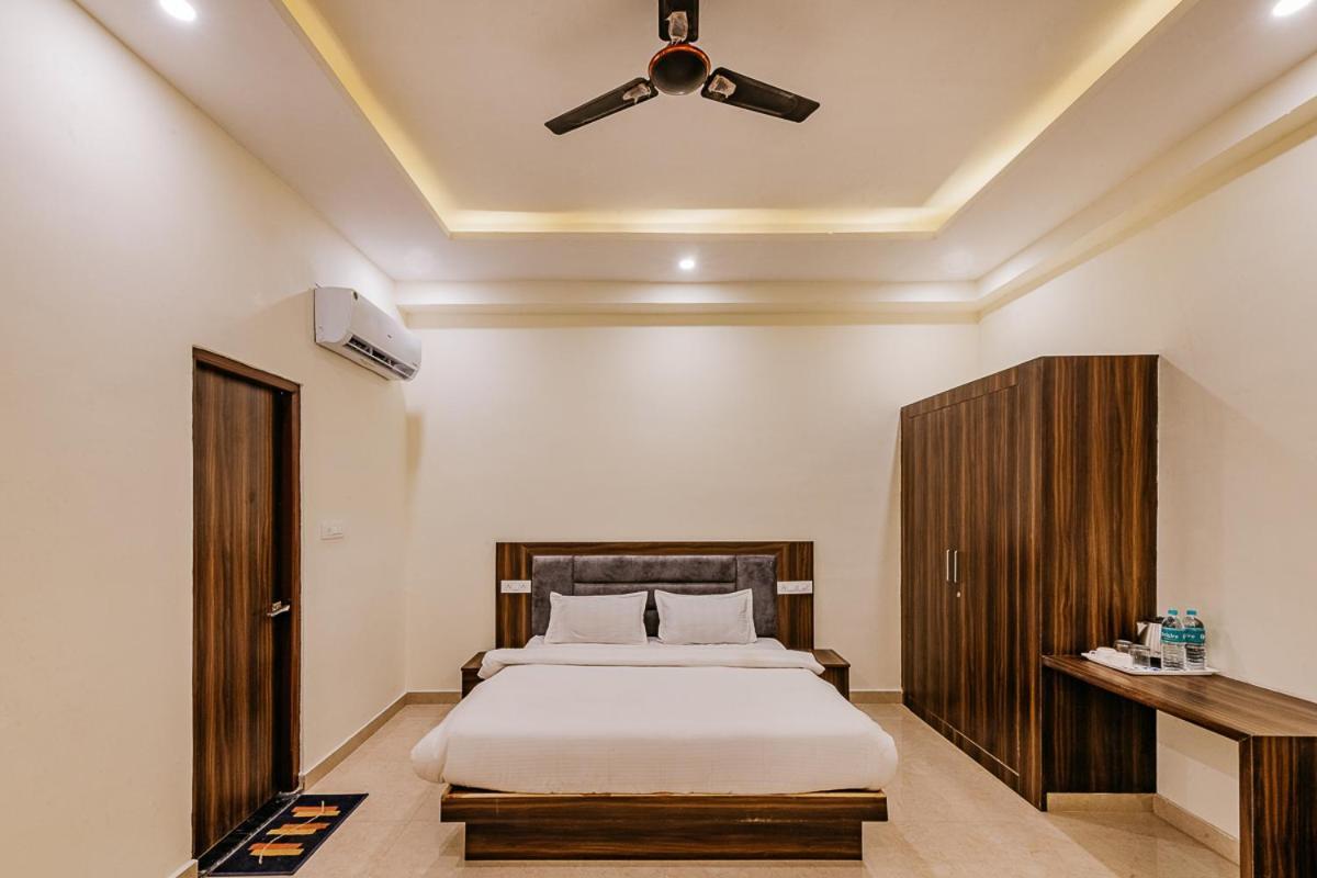Aditya Palace بوشكار المظهر الخارجي الصورة