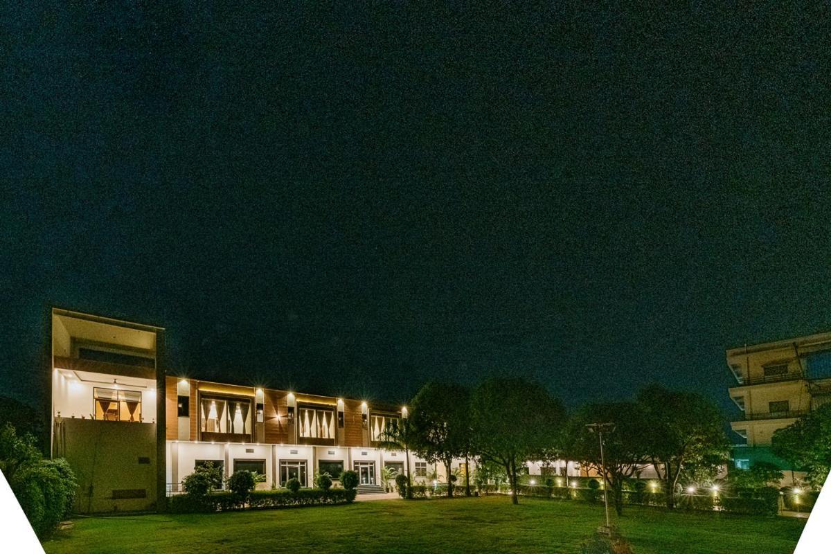 Aditya Palace بوشكار المظهر الخارجي الصورة
